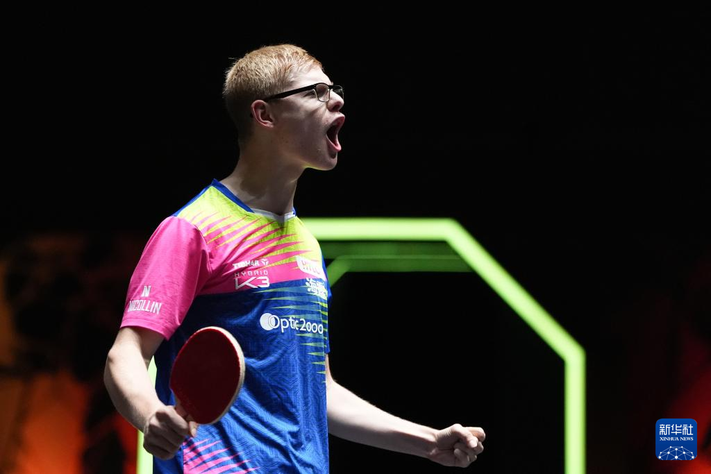 与自豪冲击 与自豪冲击