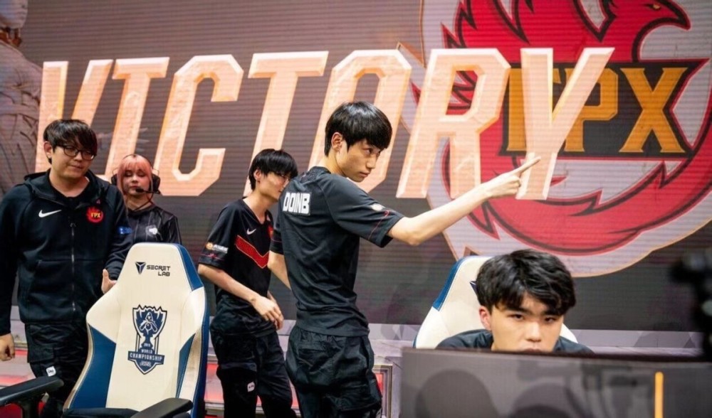 正在逼迫对 正在逼迫对